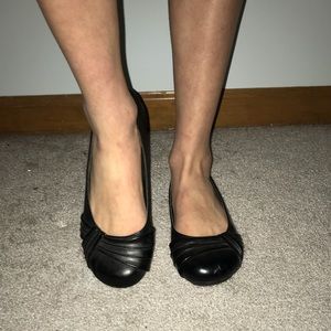 Black Simple Flats